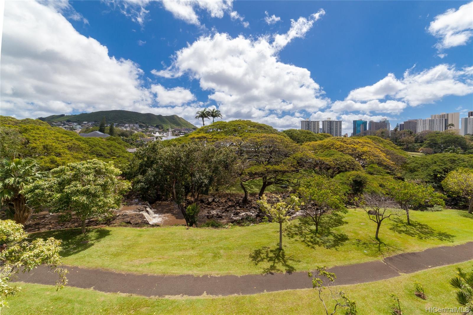 1720 Huna Street #B609, Honolulu, HI 96817