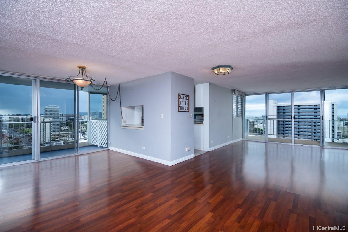 1130 Wilder Avenue #1601, Honolulu, HI 96822