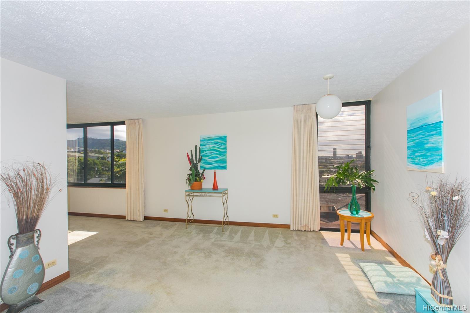 1505 Alexander Street #505, Honolulu, HI 96822