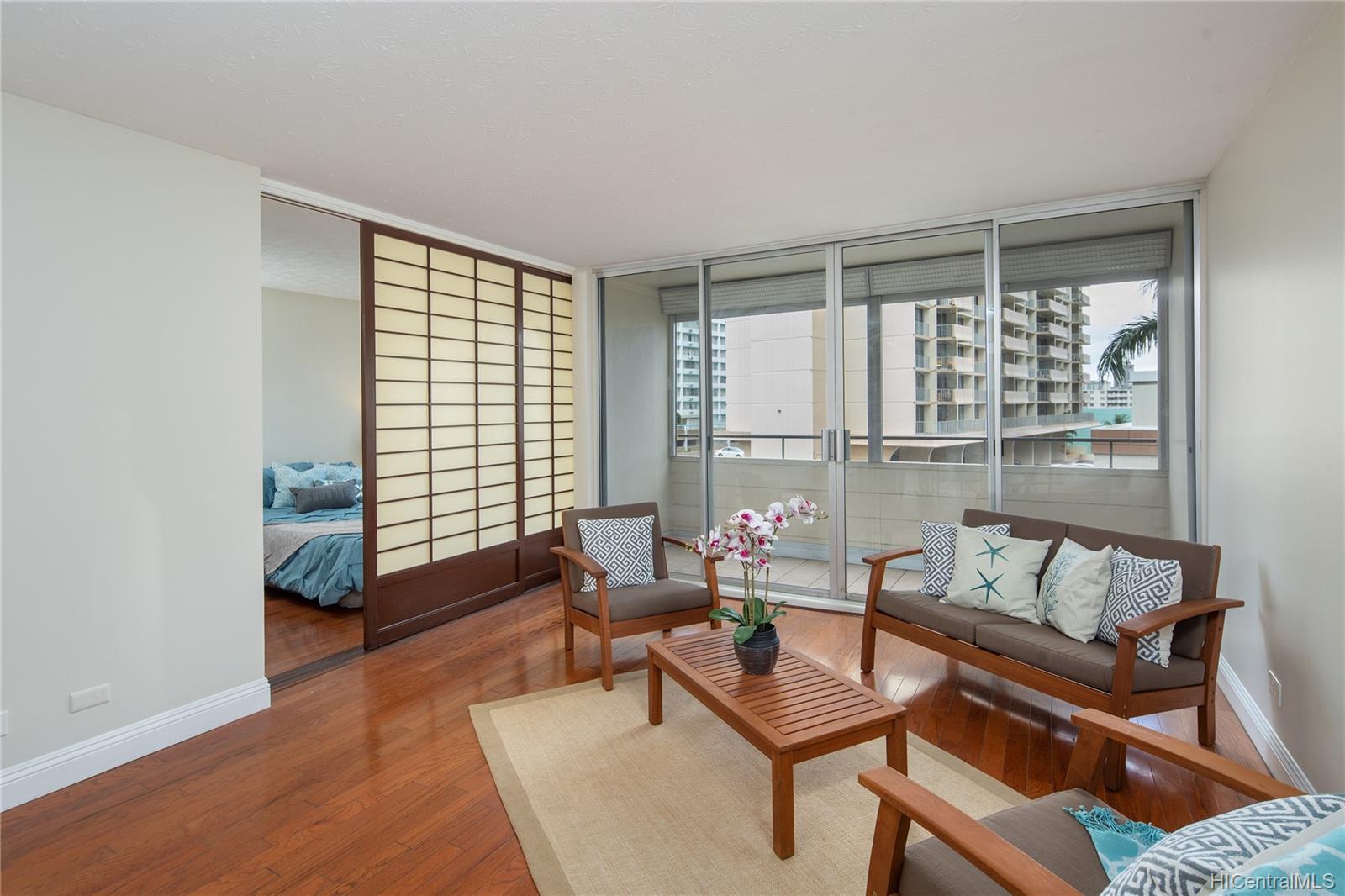 780 Amana Street #406, Honolulu, HI 96814