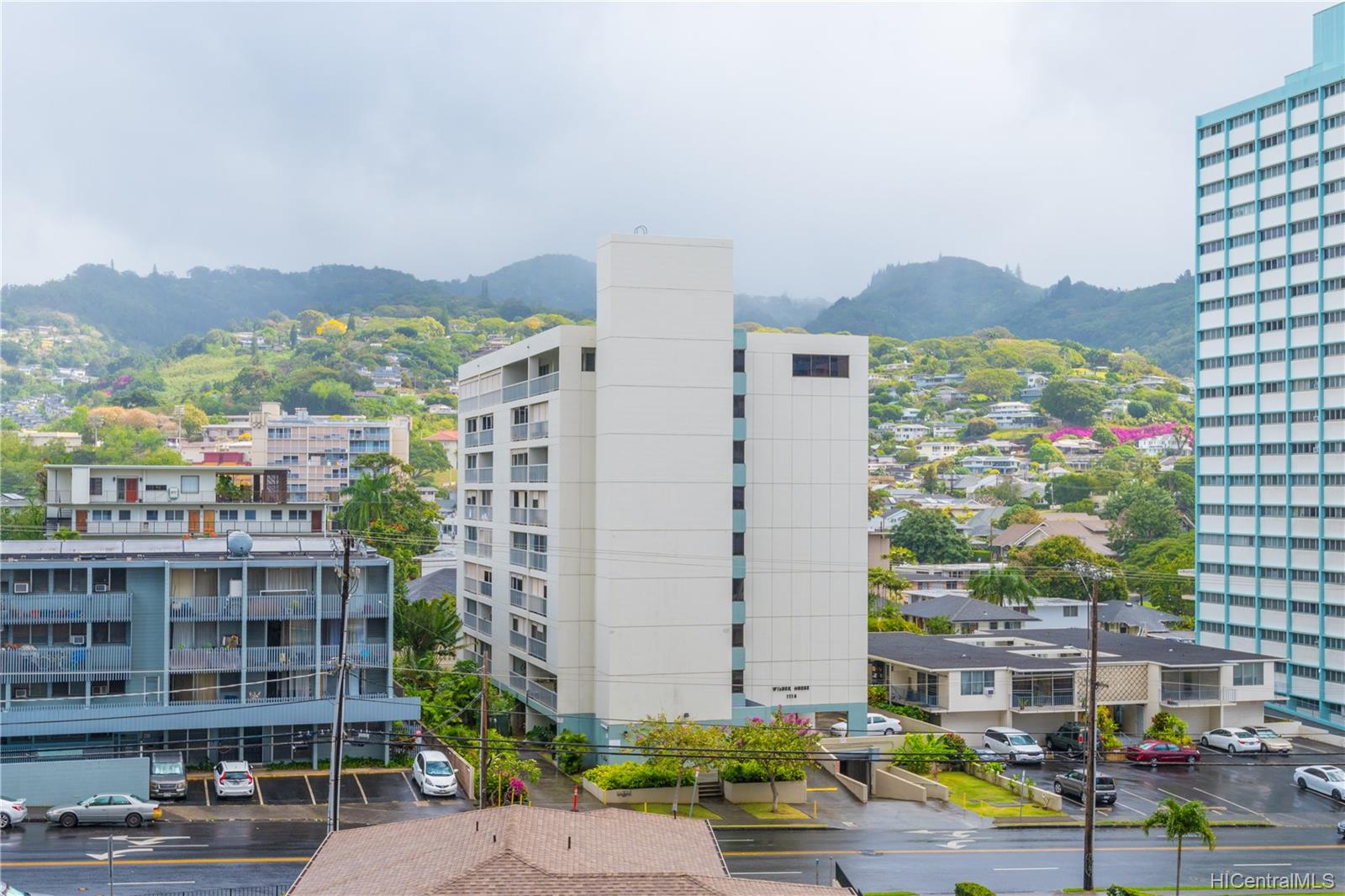 1561 Pensacola Street #702, Honolulu, HI 96822