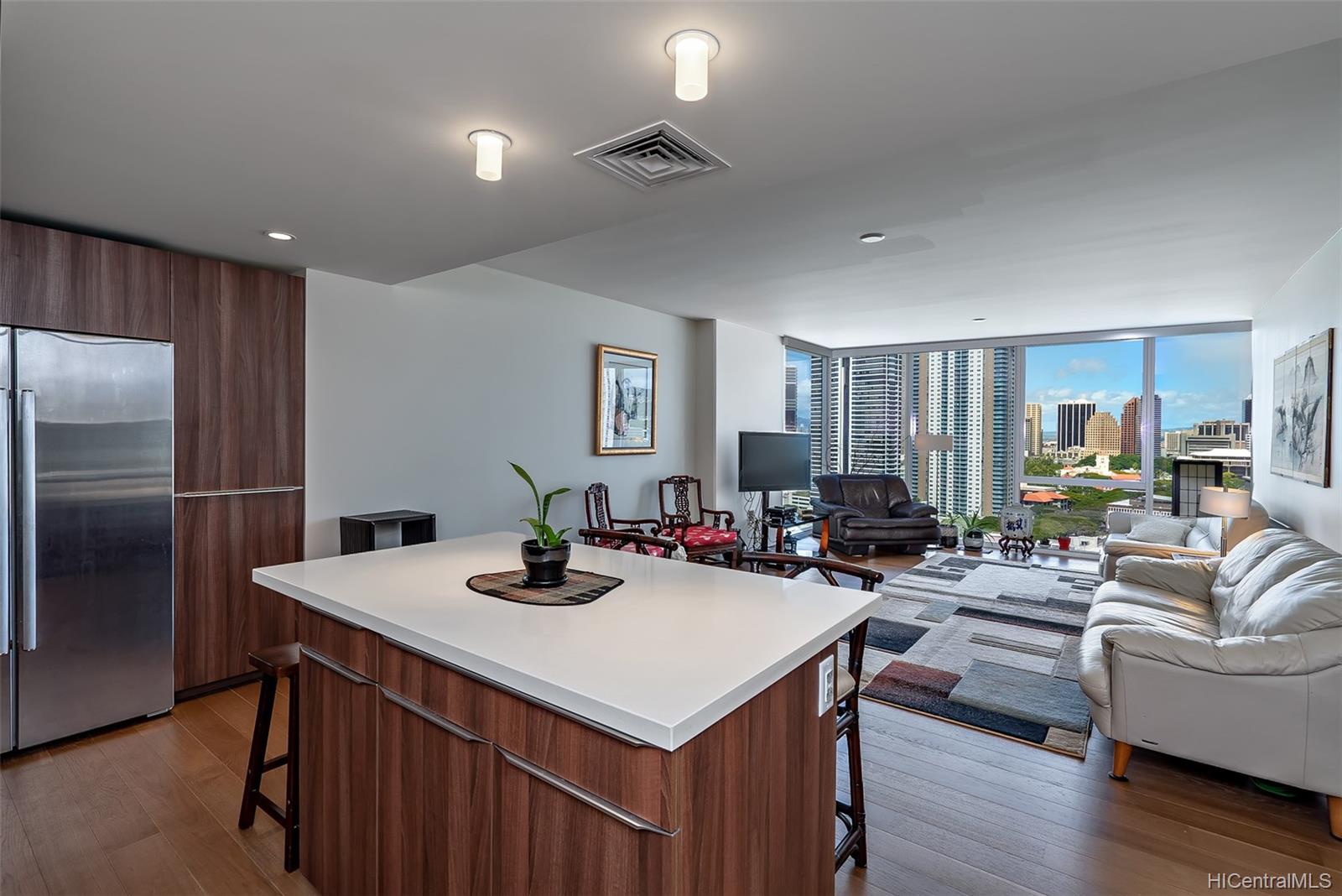 888 Kapiolani Boulevard #2010, Honolulu, HI 96813