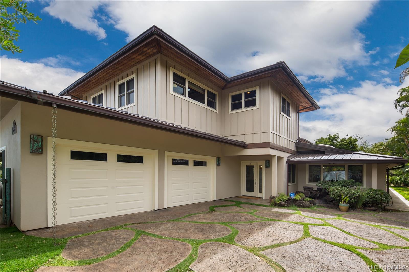 16 Niuiki Circle Honolulu, HI 96821