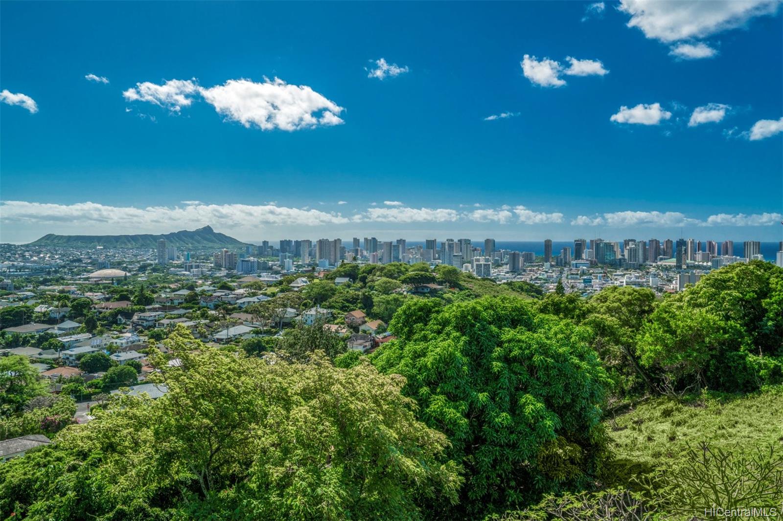 2155 Puualii Place Honolulu, HI 96822