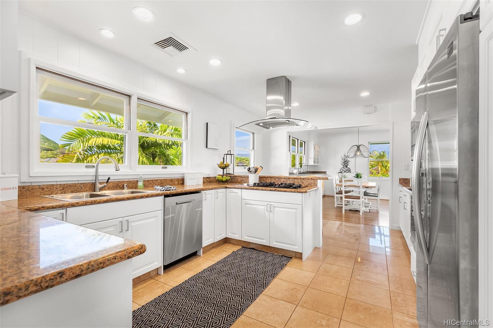 4345 Papu Circle Honolulu, HI 96816