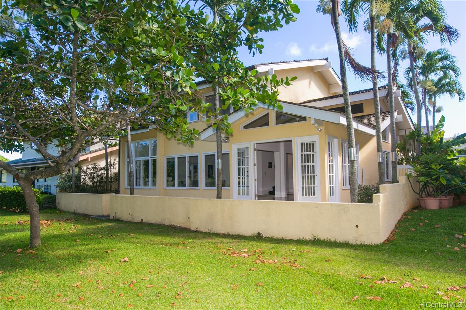 7928 Makaaoa Place Honolulu, HI 96825