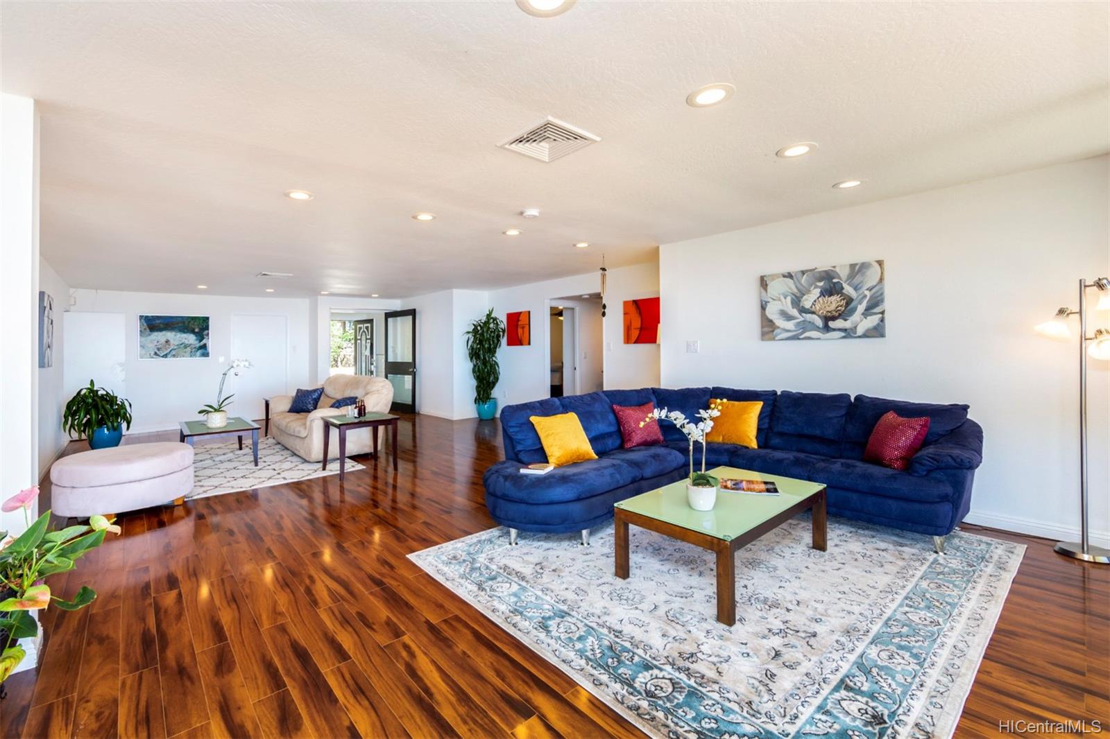 1454 Ehupua Street Honolulu, HI 96821