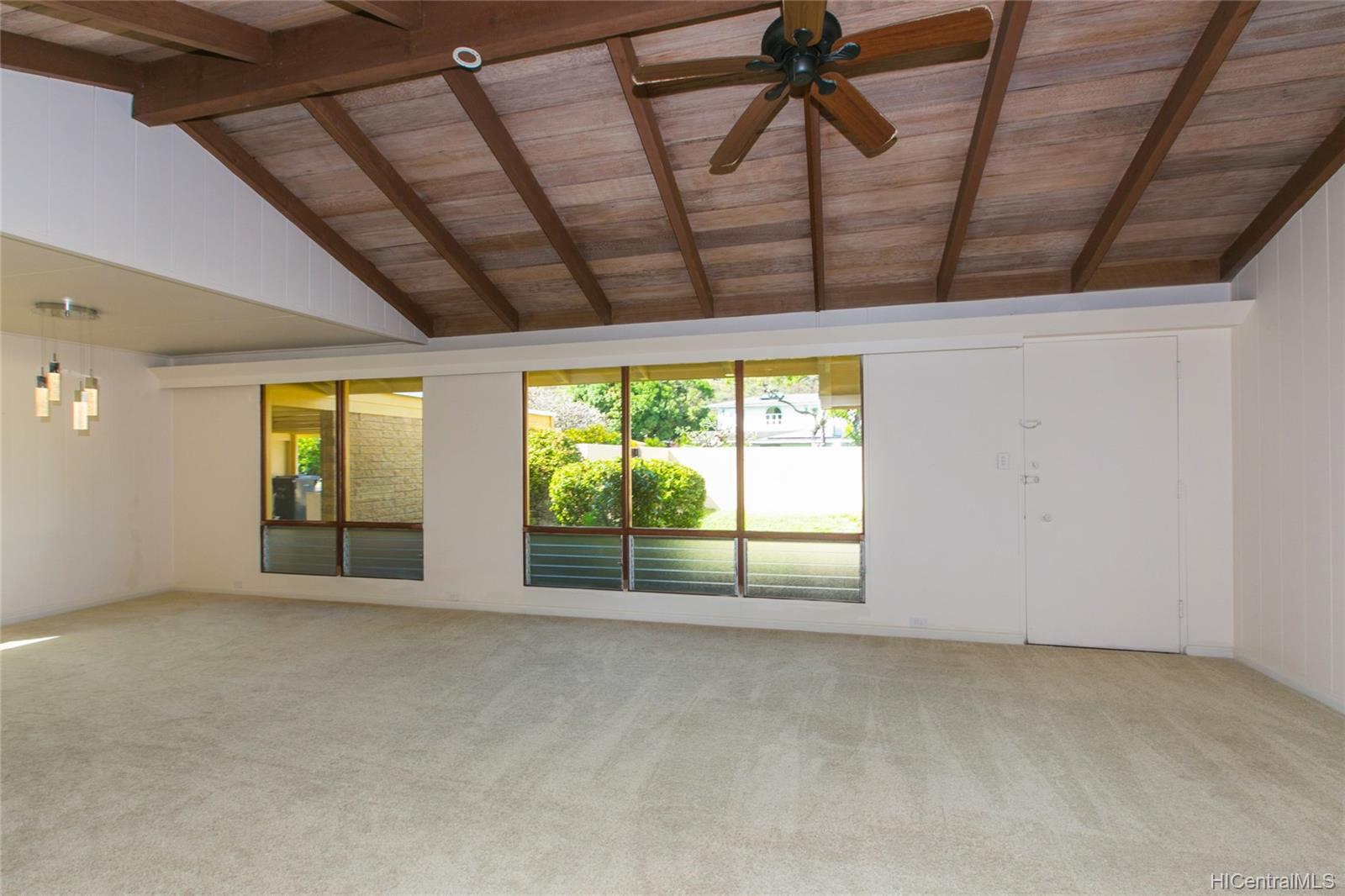 5555 Haleola Street Honolulu, HI 96821