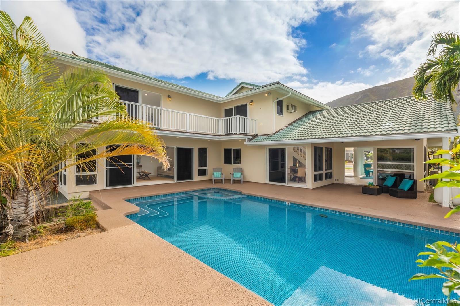 726 Kalanipuu Street Honolulu, HI 96825