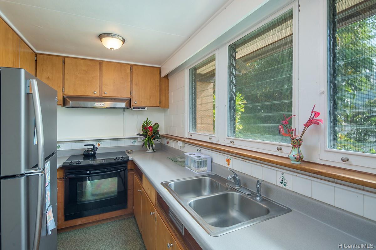 3695 Woodlawn Terrace Place Honolulu, HI 96822