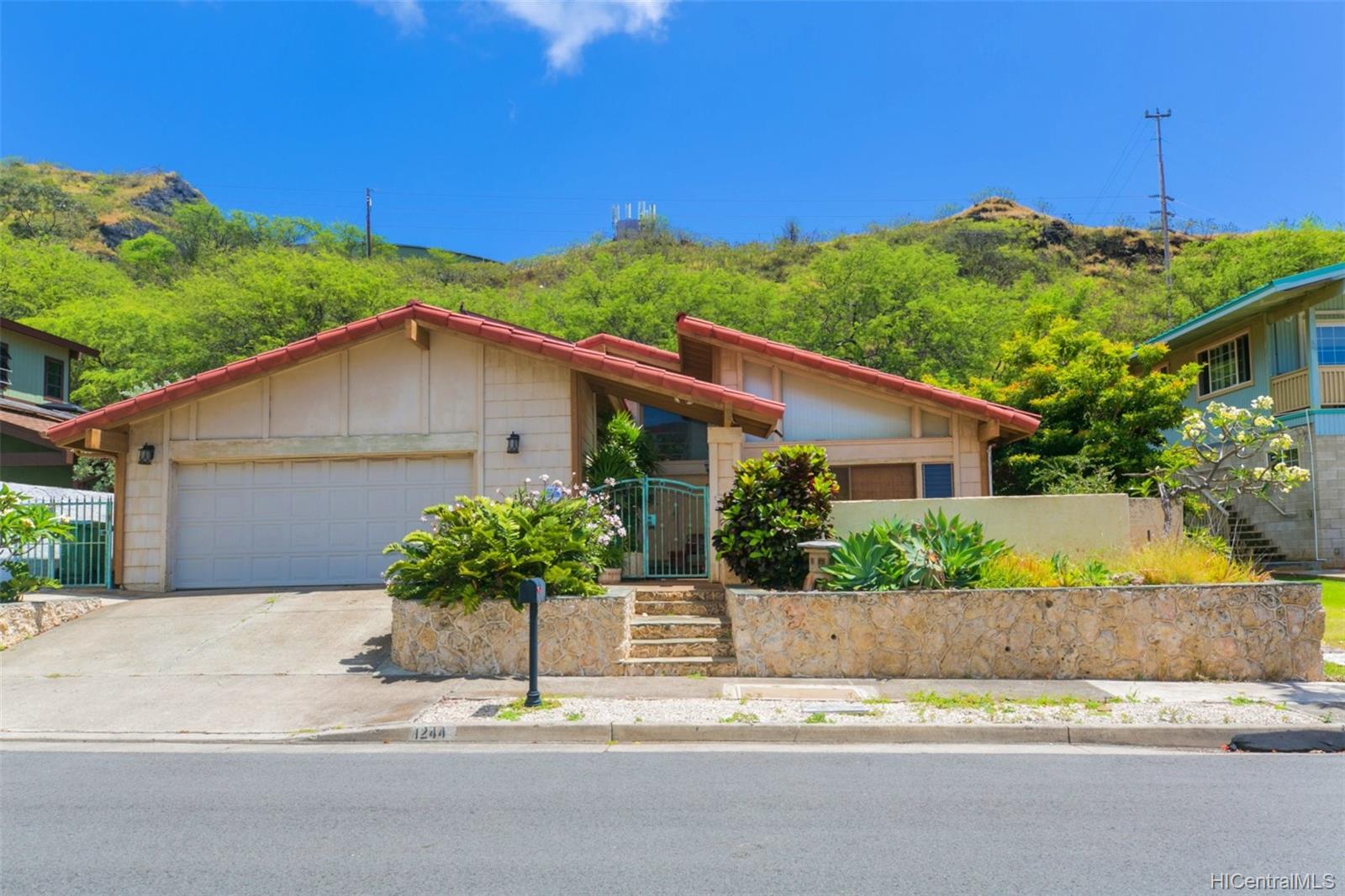 1244 Mokuhano Street Honolulu, HI 96825