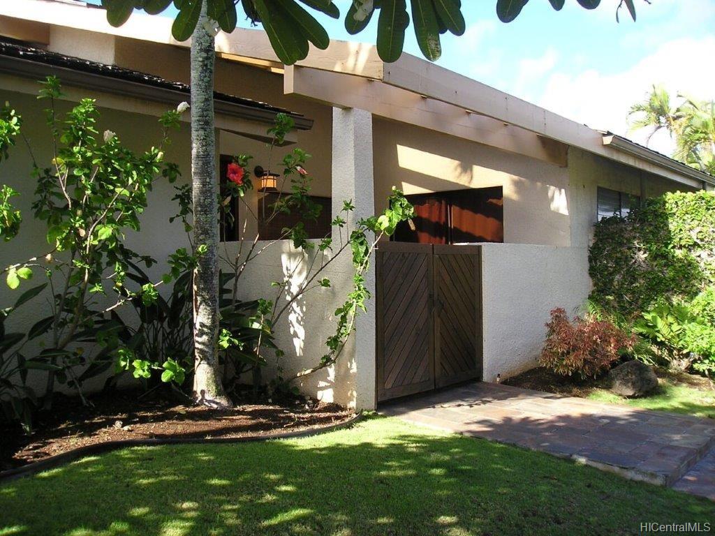 7885 Makaaoa Place Honolulu, HI 96825