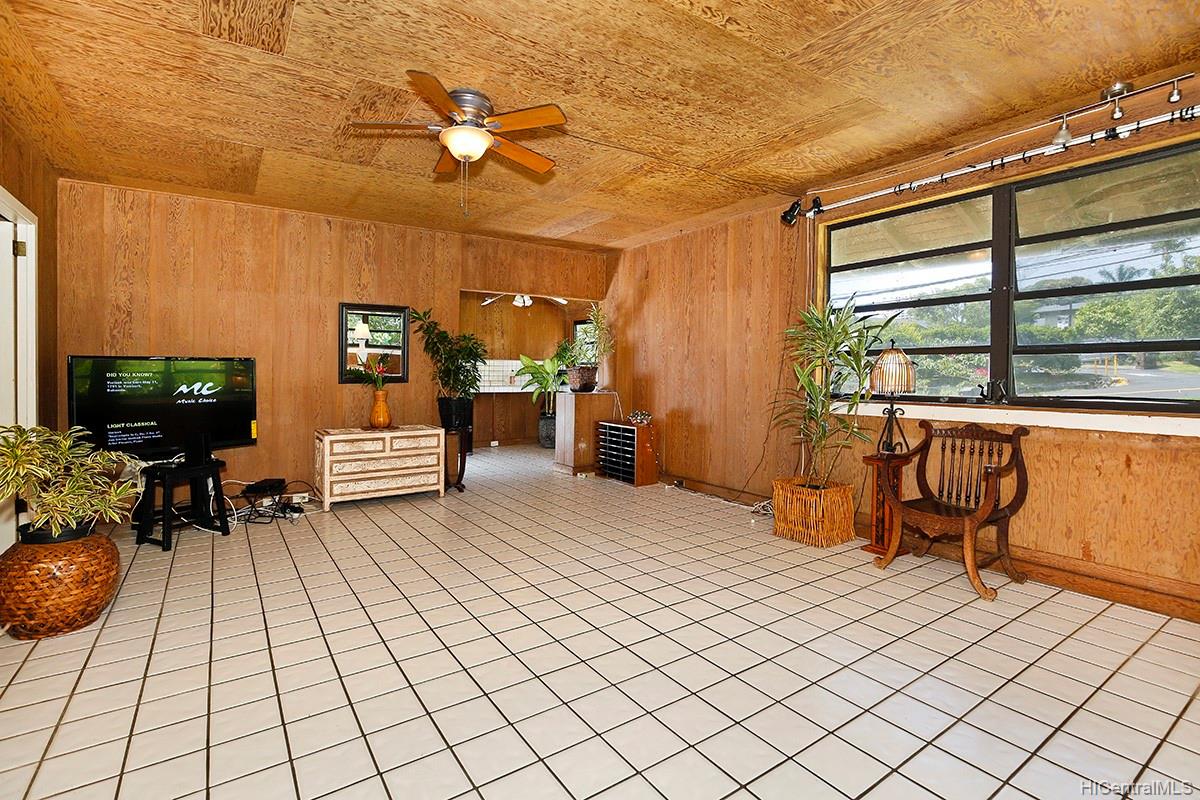 1935 Makiki Street Honolulu, HI 96822