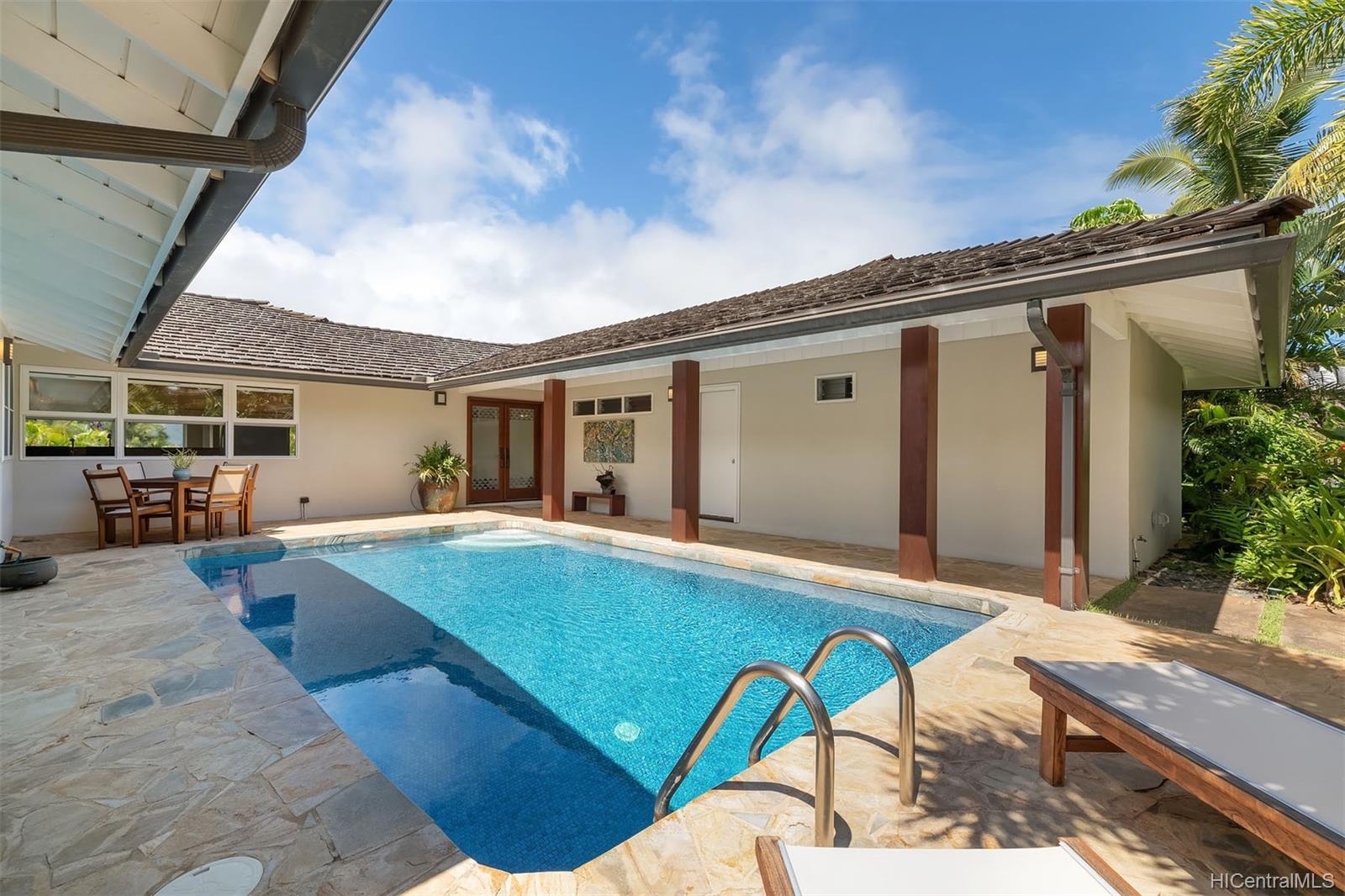 348 Poipu Drive Honolulu, HI 96825