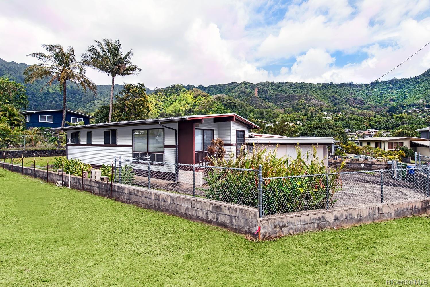 3449 Peneku Place Honolulu, HI 96822