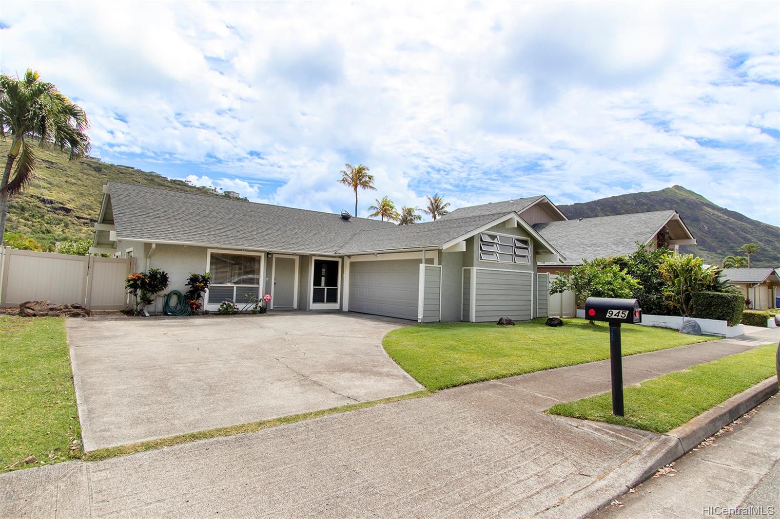 945 Waioli Street Honolulu, HI 96825