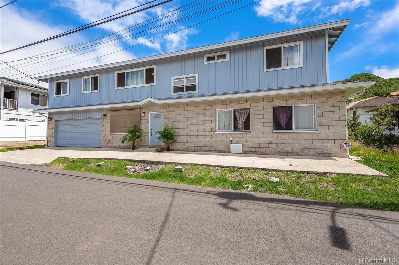 1637 Leilehua Lane Honolulu, HI 96813