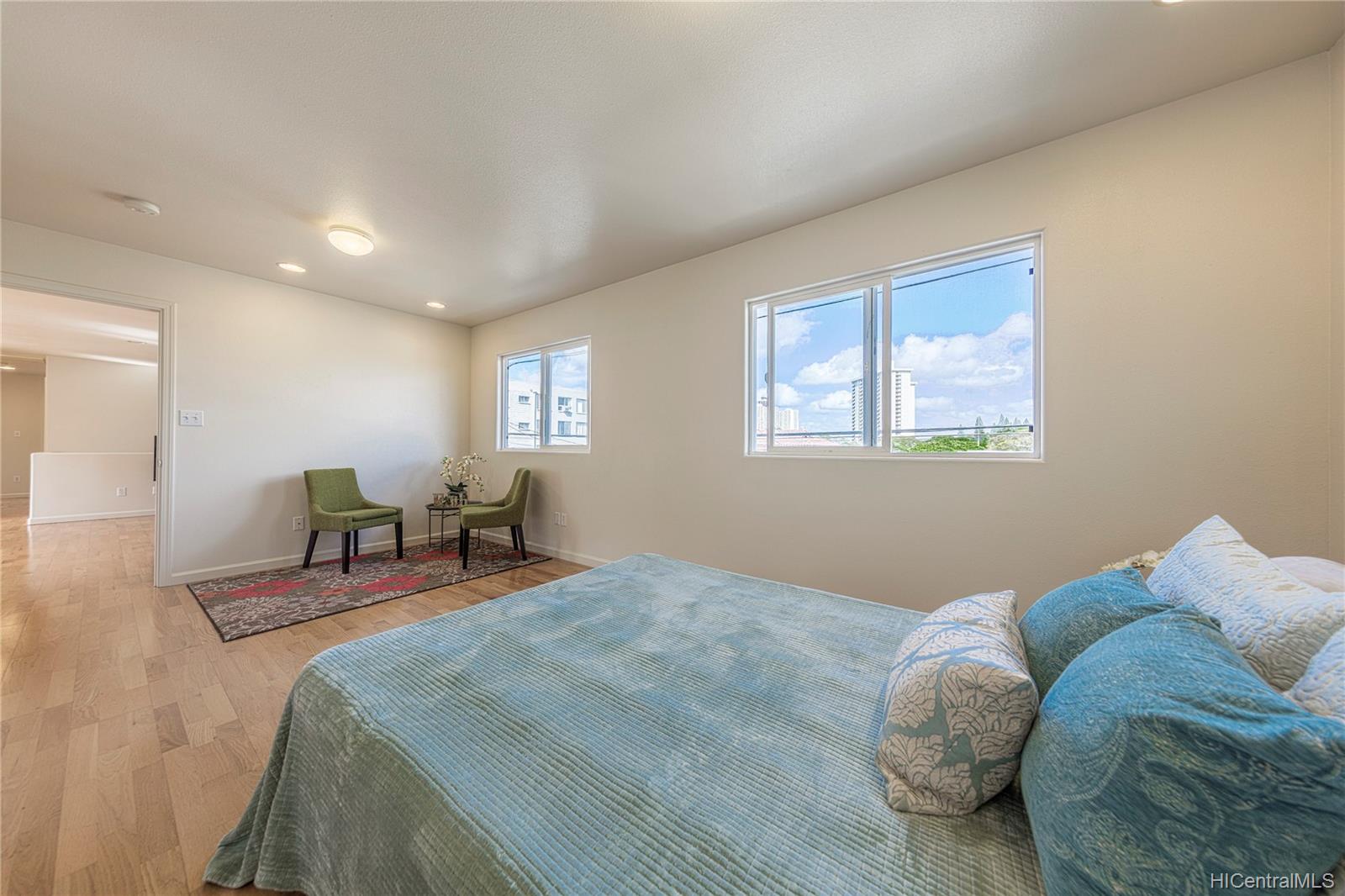 1637 Leilehua Lane Honolulu, HI 96813