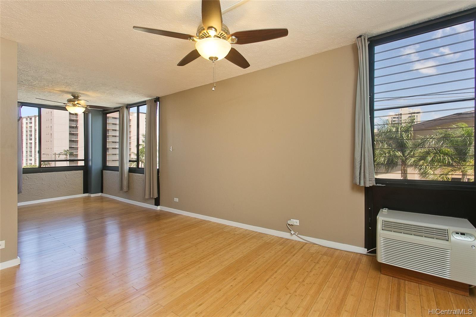 1505 Alexander Street #402, Honolulu, HI 96822