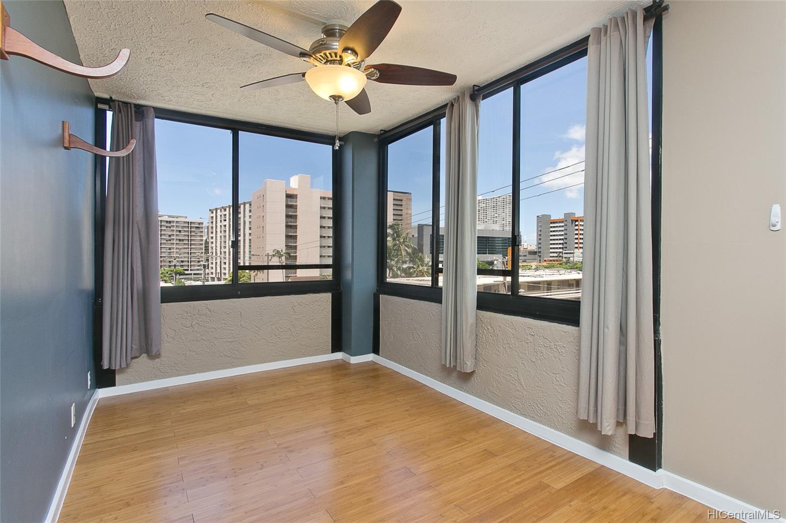 1505 Alexander Street #402, Honolulu, HI 96822