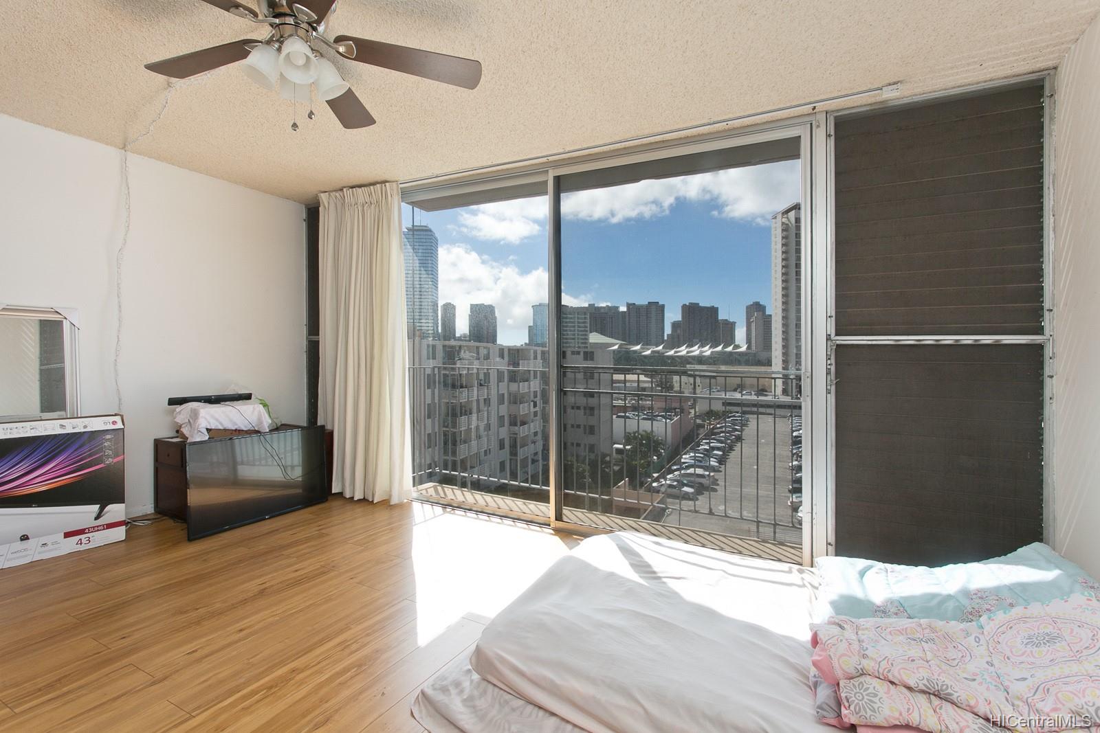 1650 Kanunu Street #703, Honolulu, HI 96814