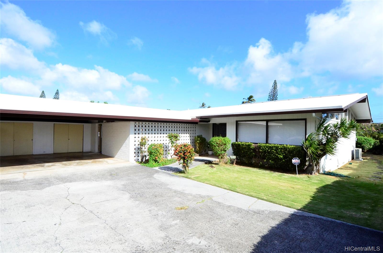 5009 Poola Street Honolulu, HI 96821