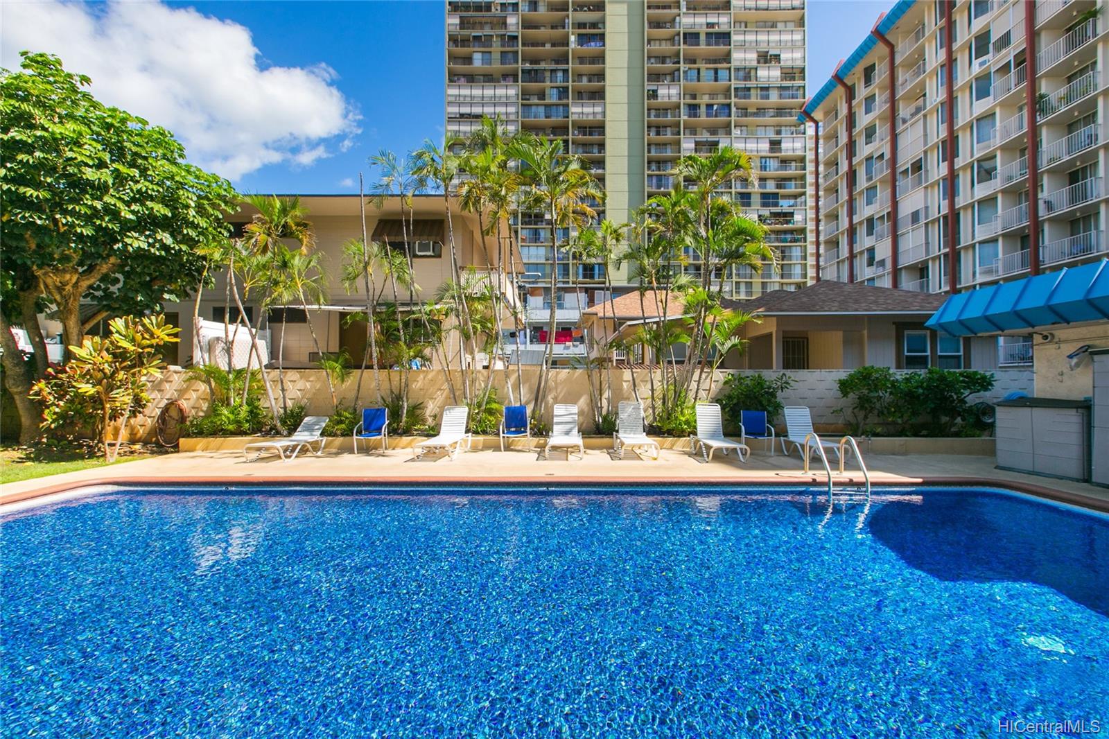 1535 Pensacola Street #11, Honolulu, HI 96822