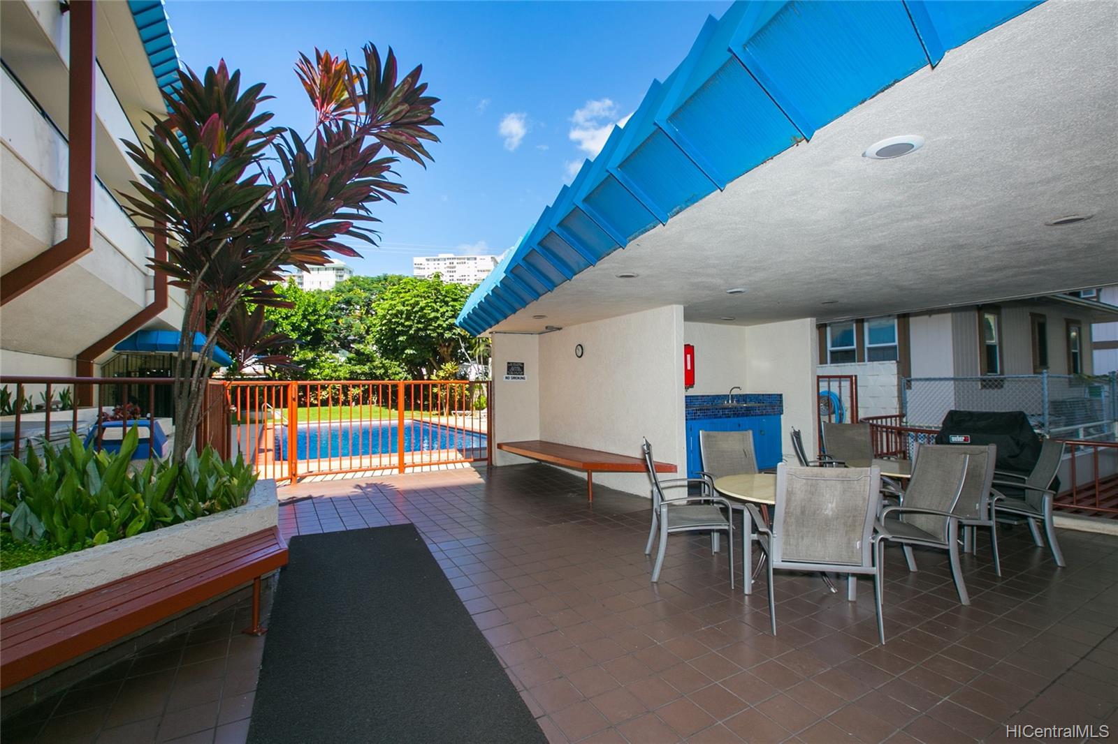 1535 Pensacola Street #11, Honolulu, HI 96822