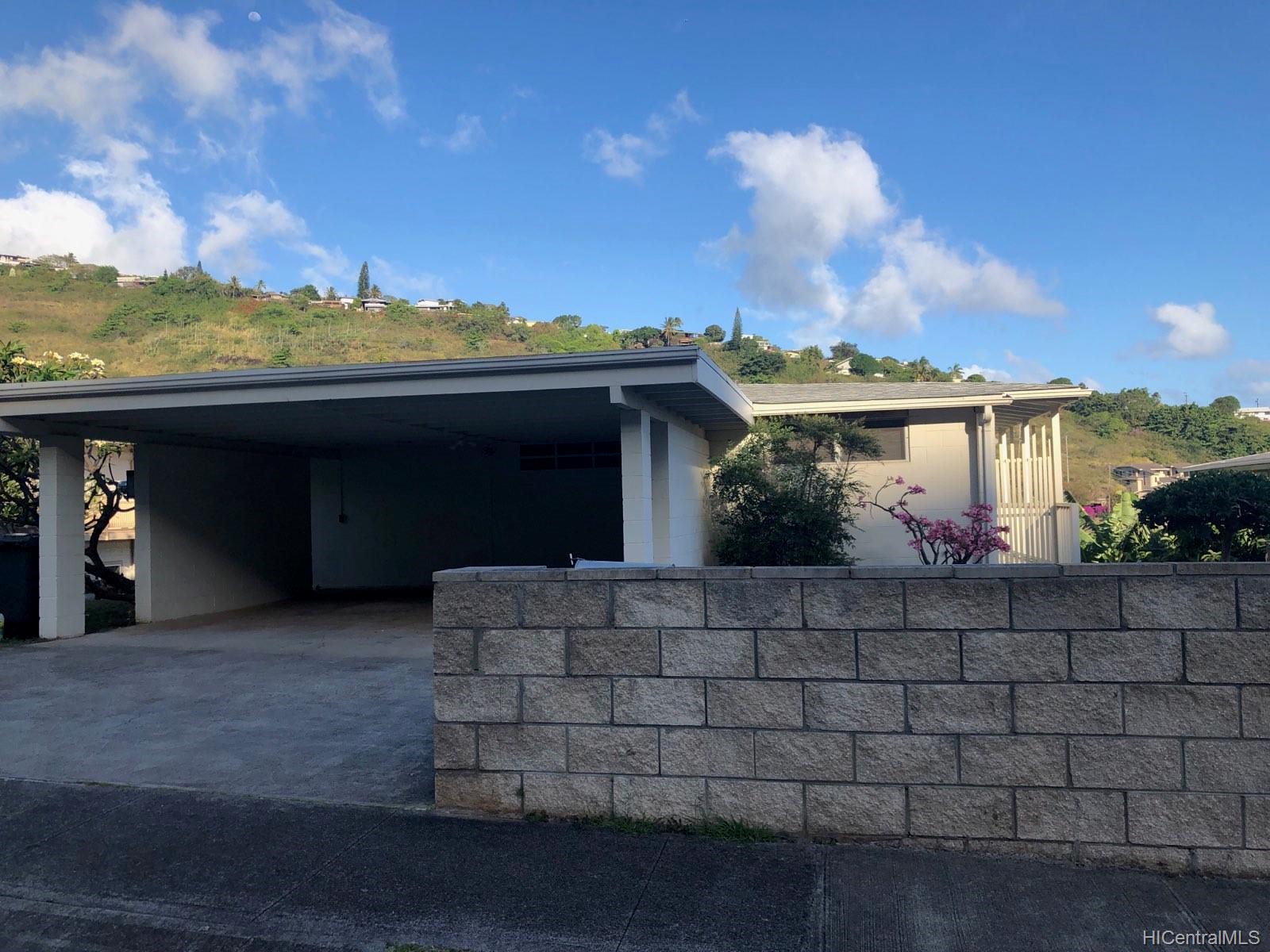 1511 Ahuawa Loop Honolulu, HI 96821