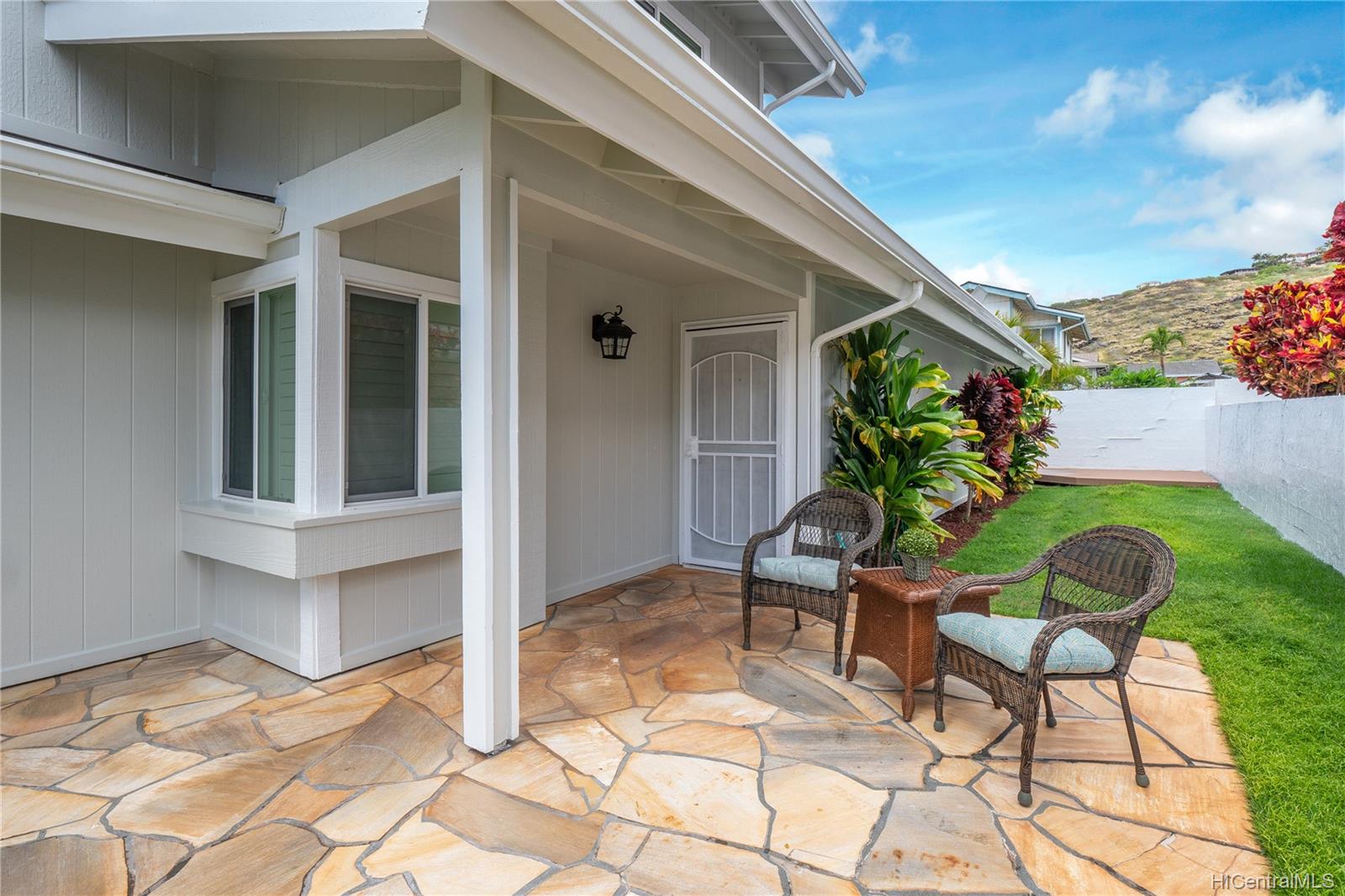 1164 Nahoku Place Honolulu, HI 96825