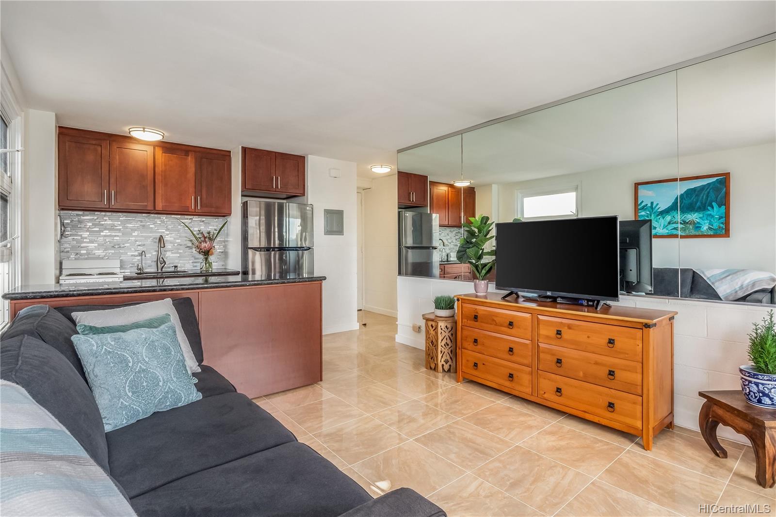 445 Kaiolu Street #1110, Honolulu, HI 96815