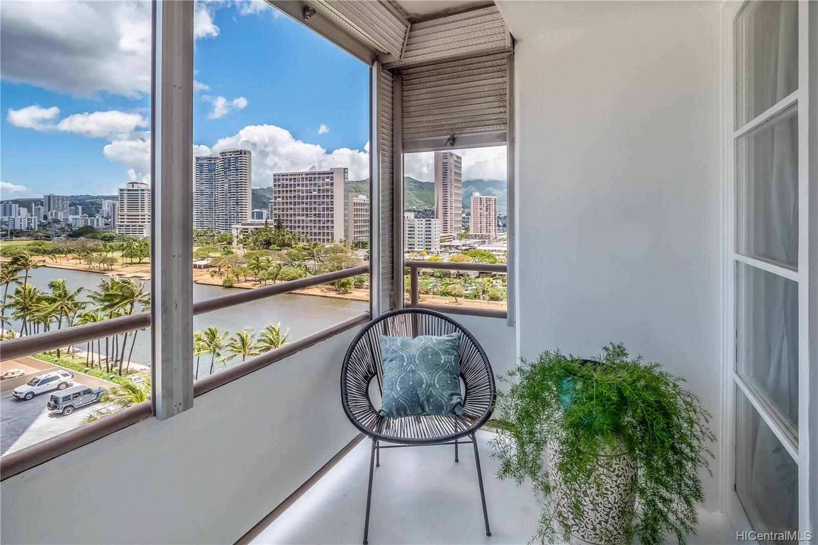 445 Kaiolu Street #1110, Honolulu, HI 96815