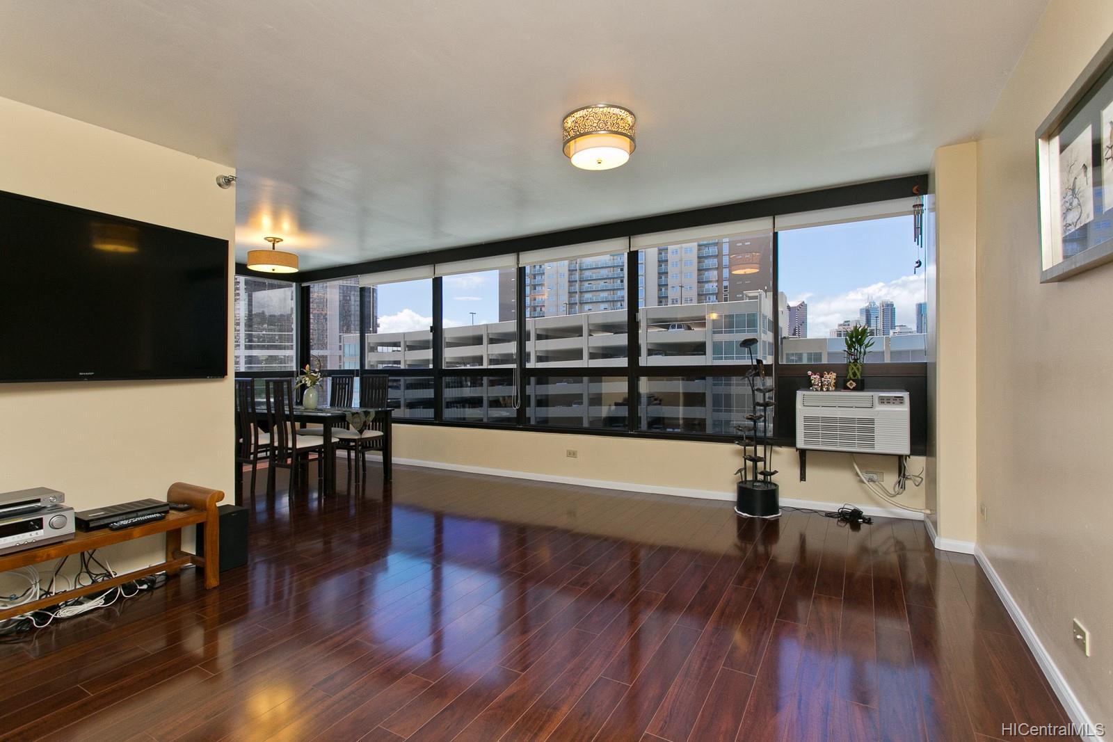 876 Curtis Street #1106, Honolulu, HI 96813