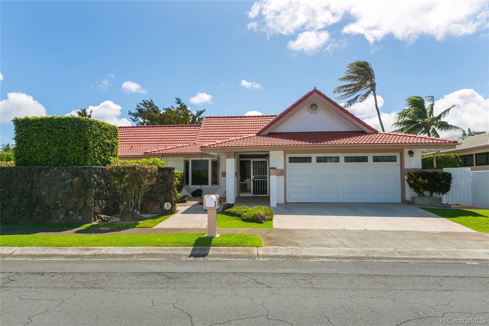 1144 Makaaoa Street Honolulu, HI 96825