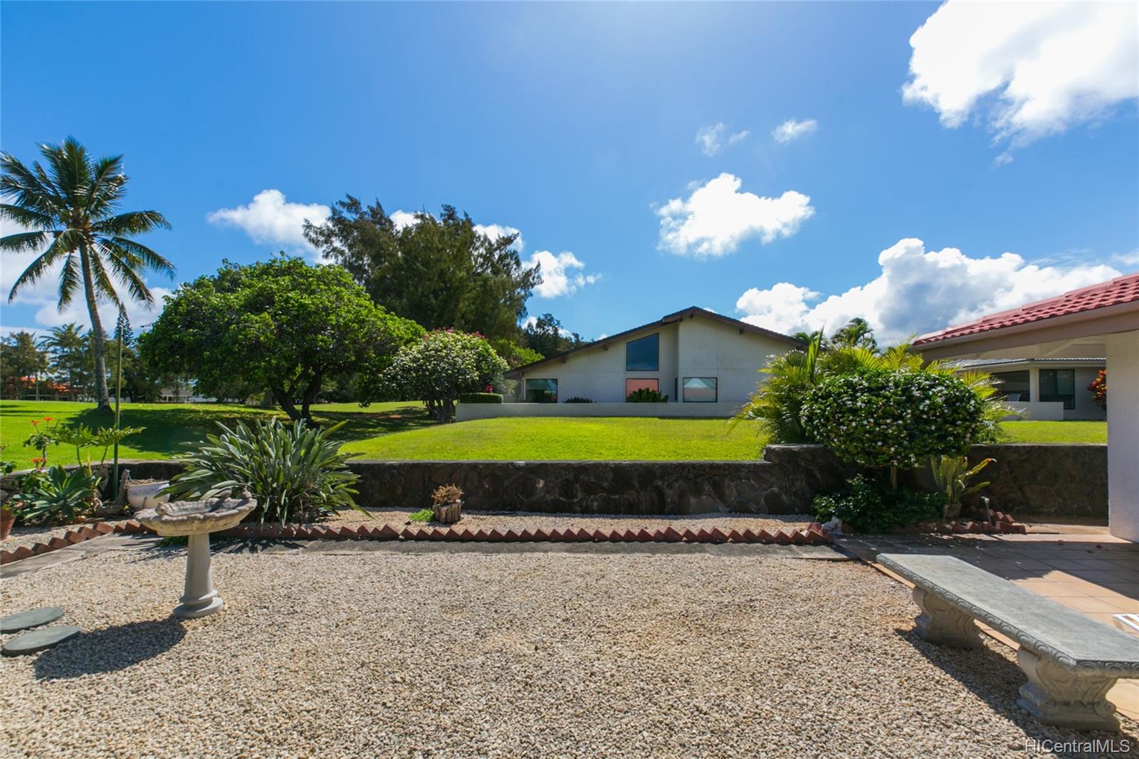 1144 Makaaoa Street Honolulu, HI 96825