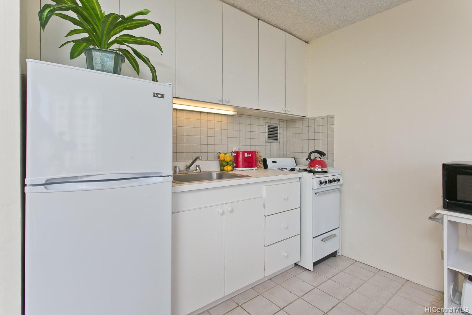 750 Amana Street #1608, Honolulu, HI 96814