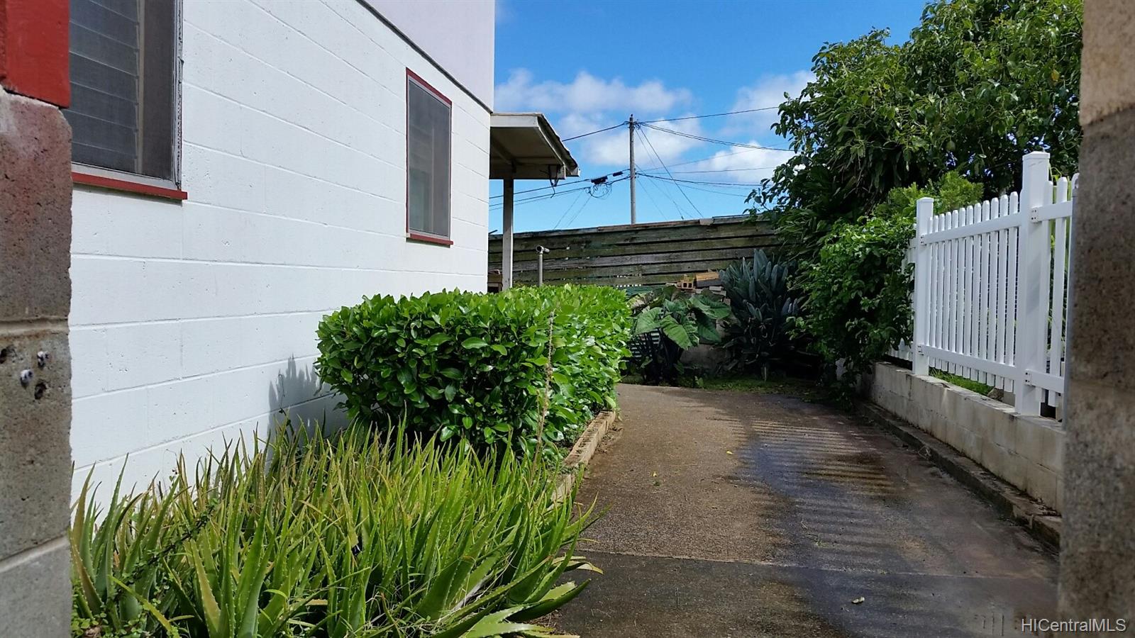 6011 Kaniela Place Honolulu, HI 96821