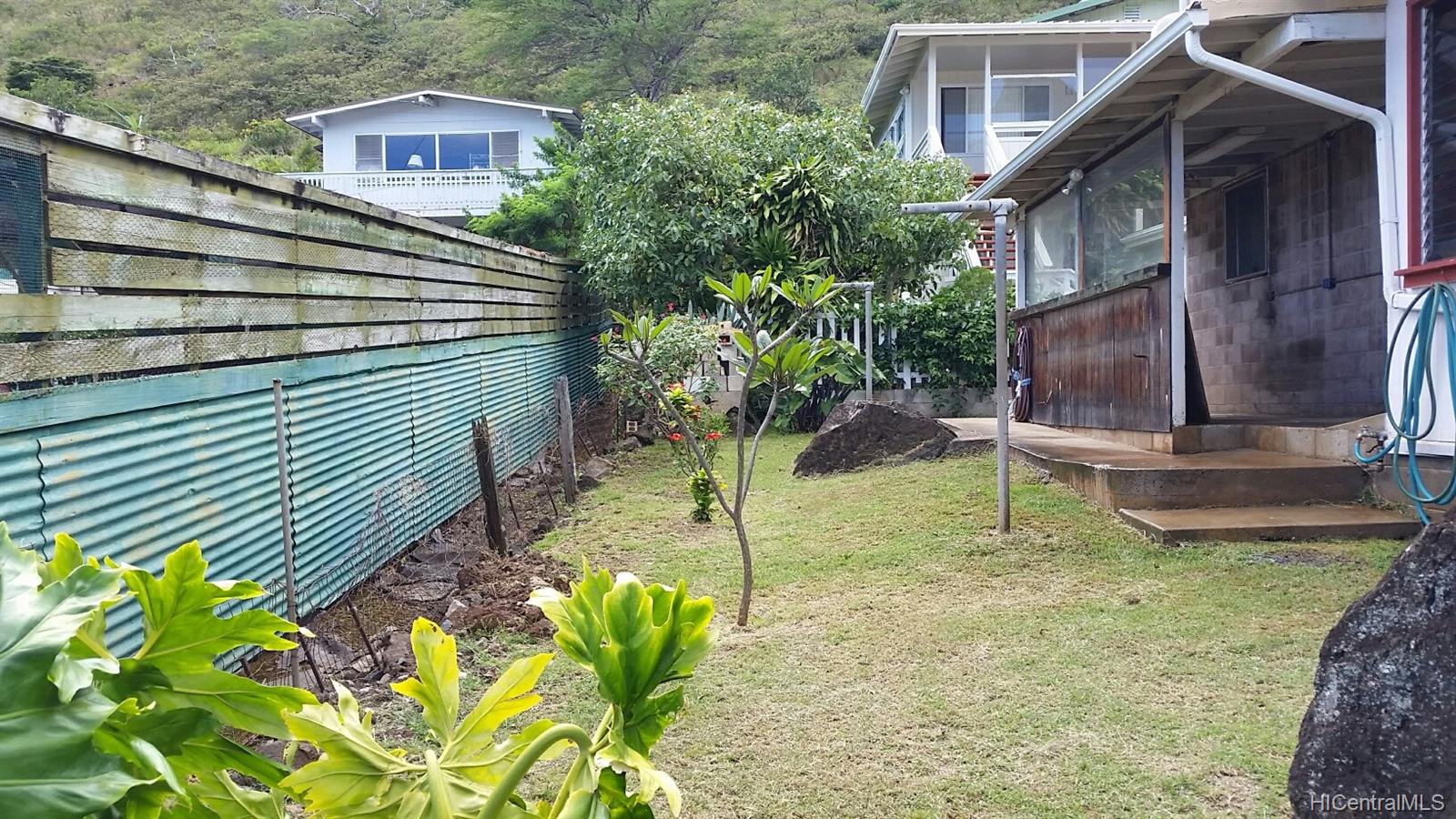 6011 Kaniela Place Honolulu, HI 96821