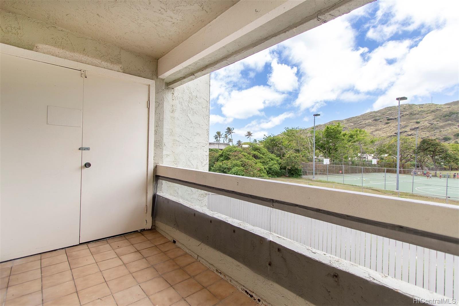 564C Hahaione Street #5C, Honolulu, HI 96825