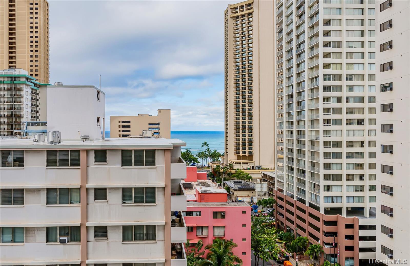 2440 Kuhio Avenue #1103, Honolulu, HI 96815