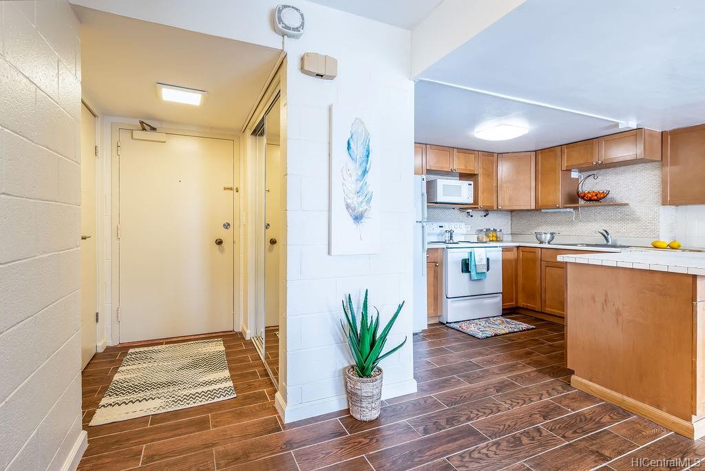 1415 Victoria Street #211, Honolulu, HI 96822