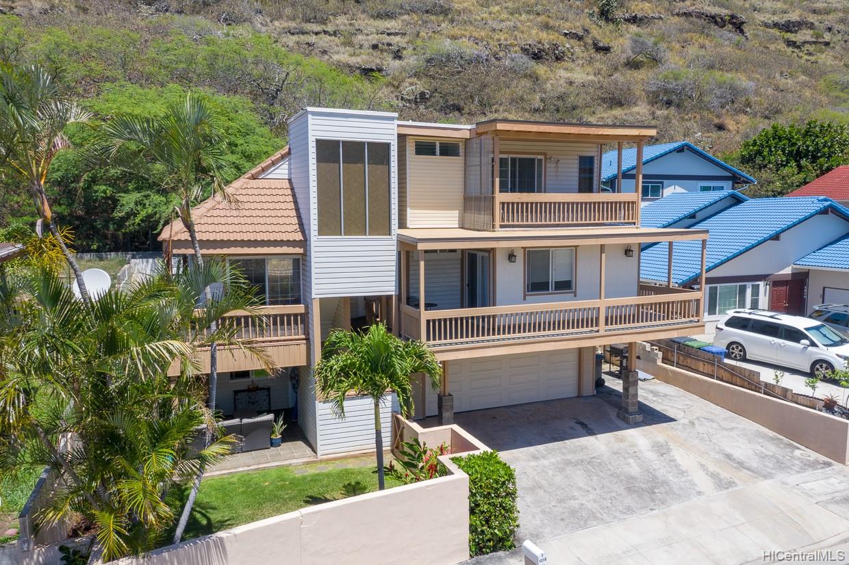 1210 Pihana Street Honolulu, HI 96825