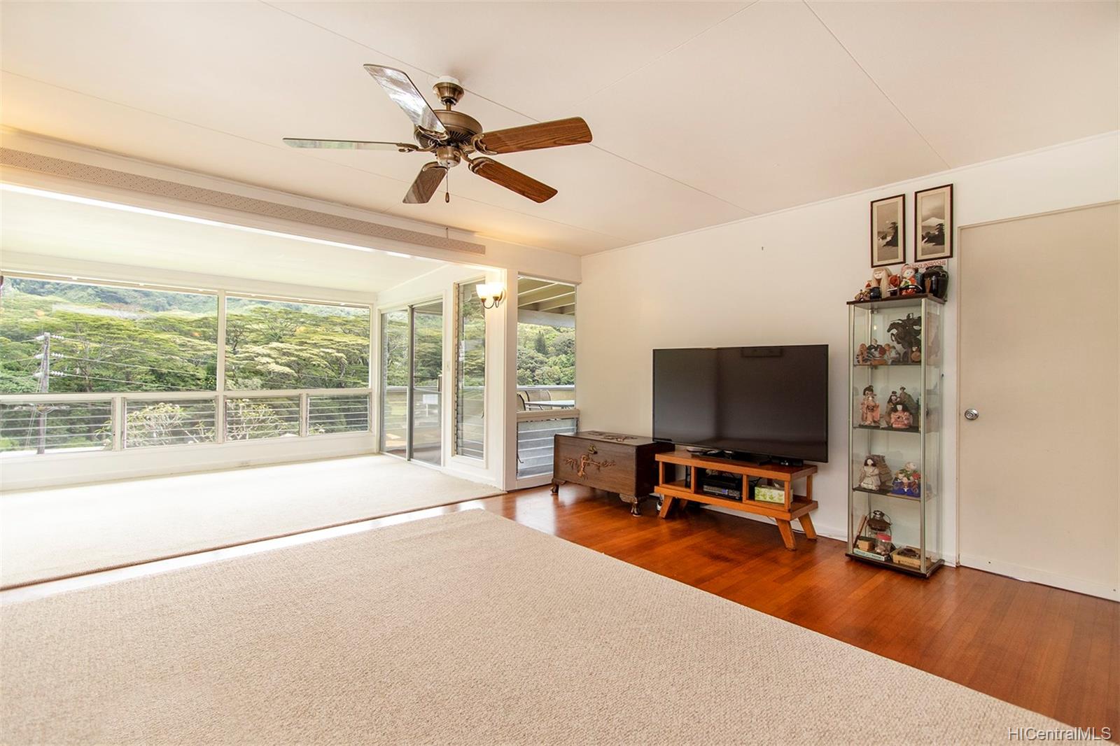 3673 Loulu Street Honolulu, HI 96822