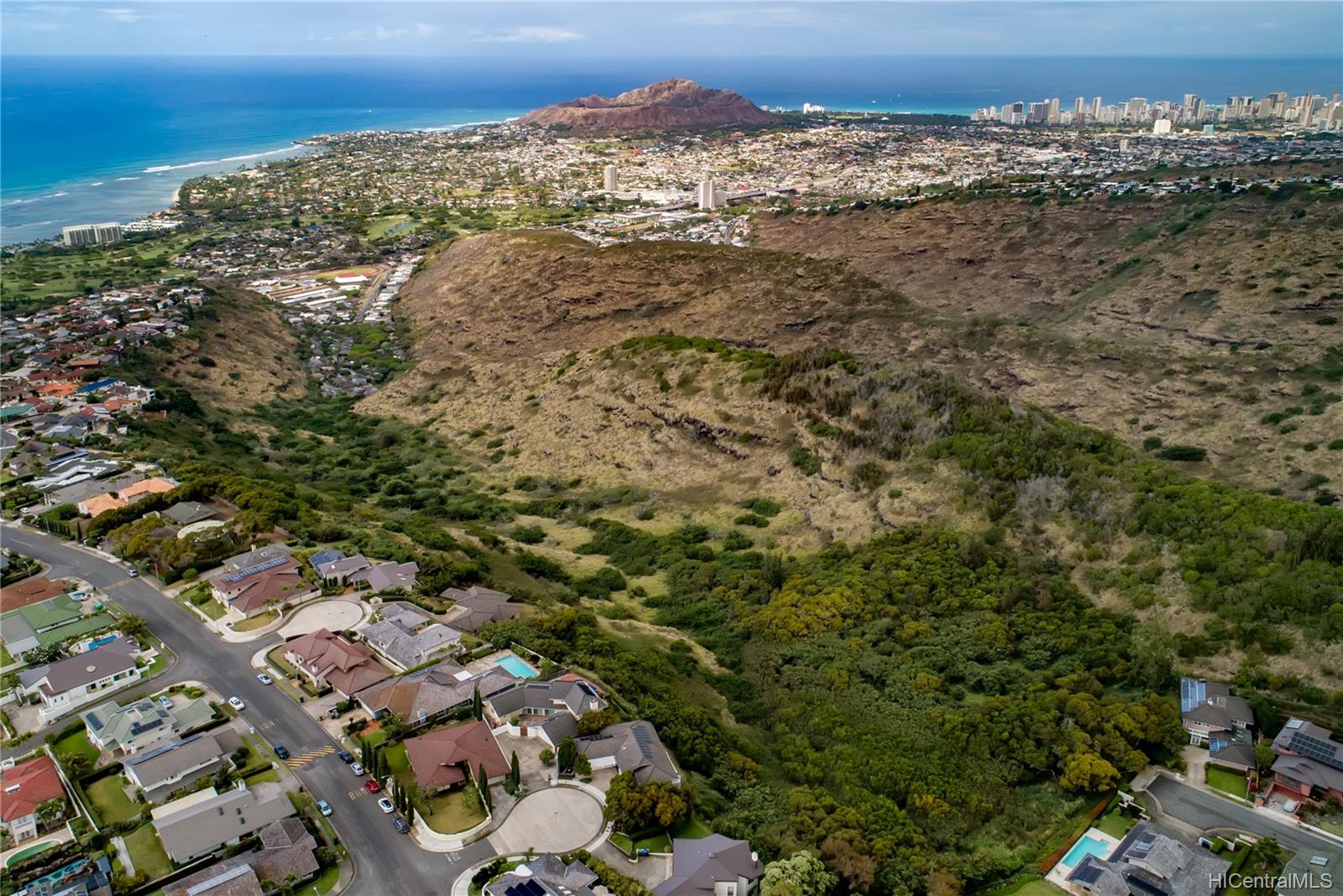 2069 Meakanu Place Honolulu, HI 96821