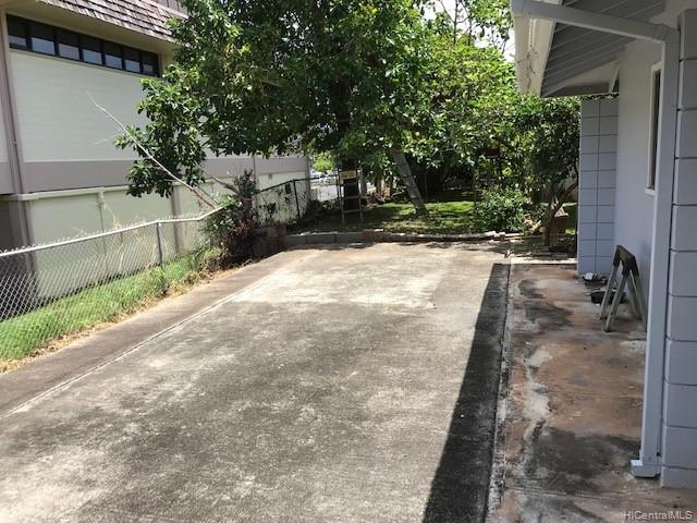 228 Hanamaulu Street Honolulu, HI 96825