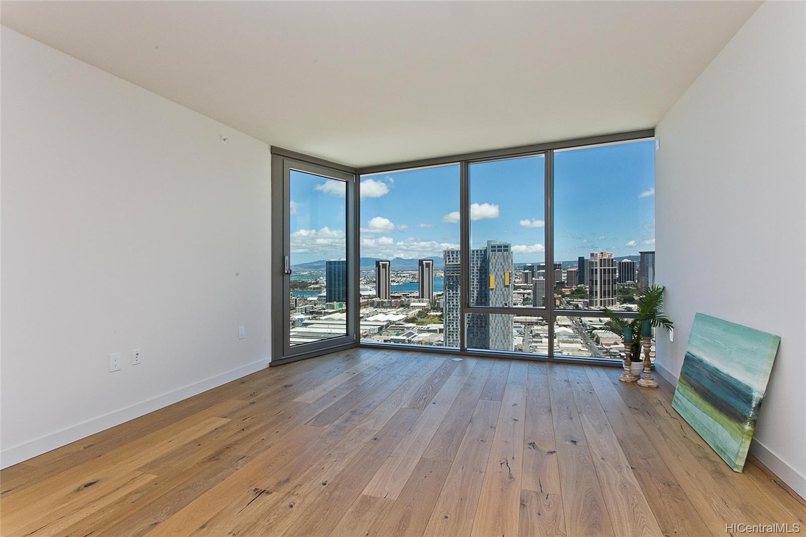 1001 Queen Street #3403, Honolulu, HI 96814