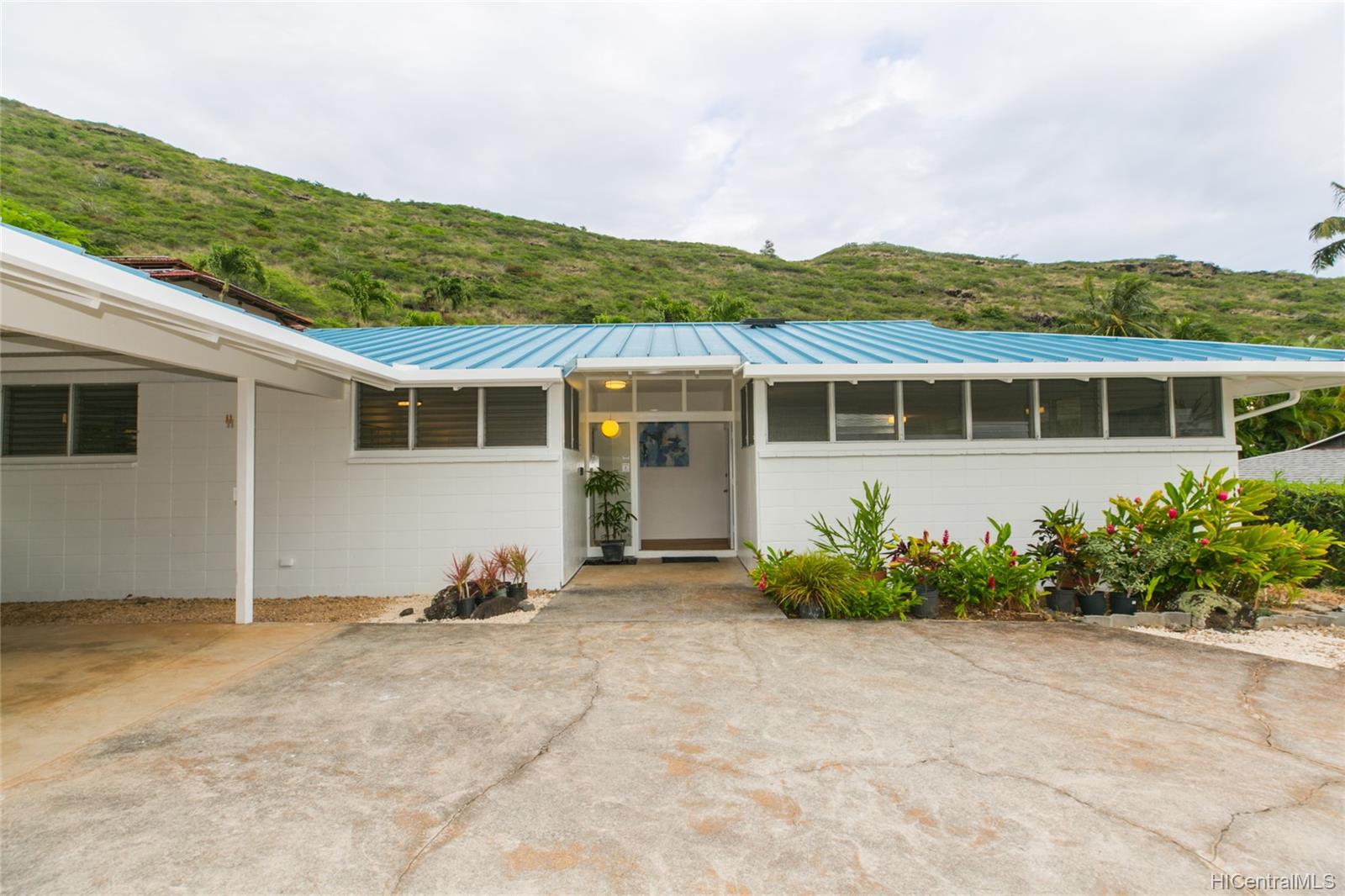 429 Puamamane Street Honolulu, HI 96821