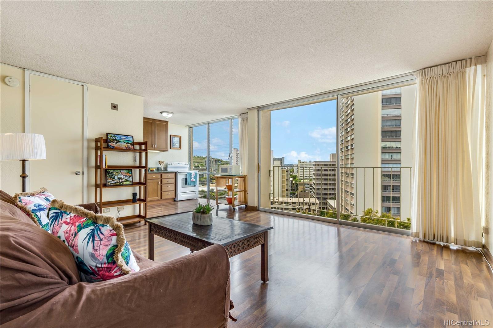 1702 Kewalo Street #807, Honolulu, HI 96822