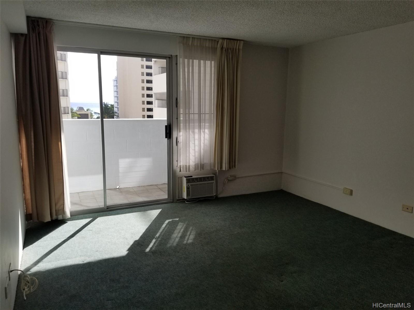 2463 Kuhio Avenue #905, Honolulu, HI 96815