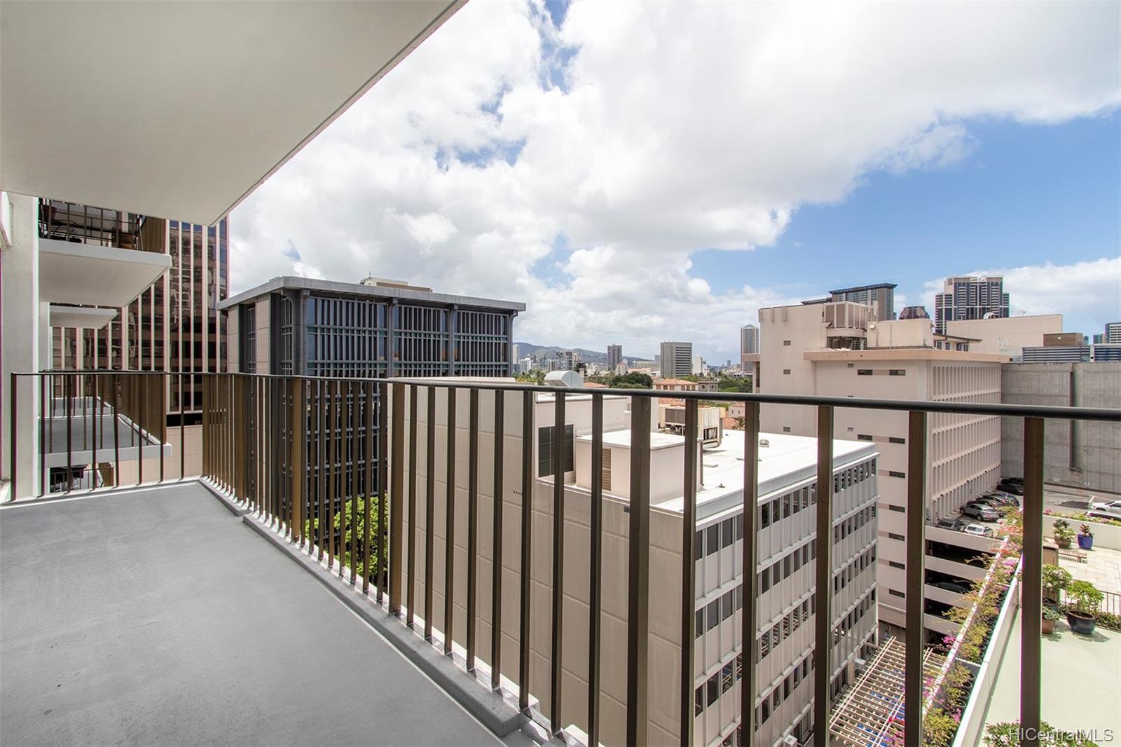 225 Queen Street #10D, Honolulu, HI 96813